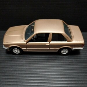 ● GAMA「1/43　BMW 325i」ミニカー