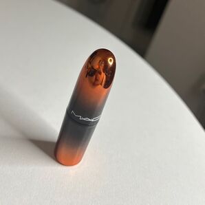 MAC マック ラブミーリップスティックワットアイセイゴーズ リップ