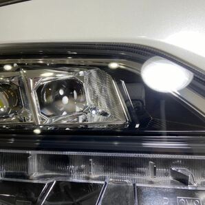 【極美品・破損なし】ヴォクシー 80 ZS 後期 ZRR80W 純正 LED 右ヘッドライト ヘッドランプ 右 刻印 E ZRR85W ZWR80W 28-240 煌の画像2