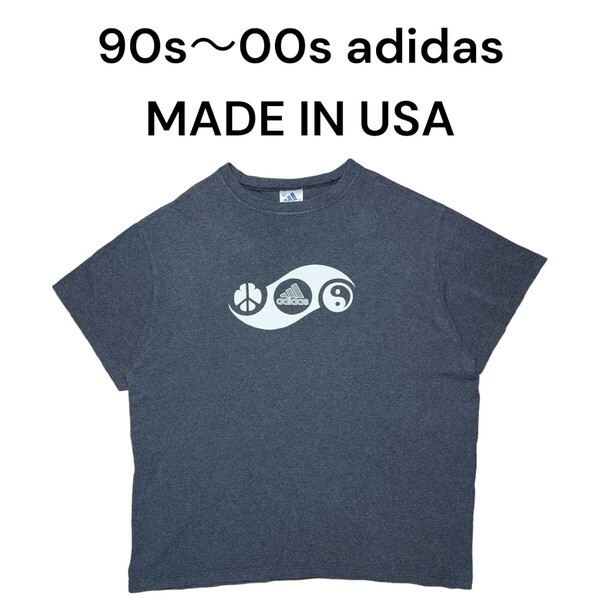 90s00s USA製adidasTシャツ　陰陽センターロゴプリント　アディダス