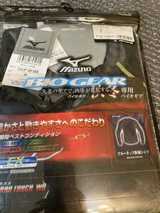 ★未使用未開封　ミズノ　バイオギア　クルーネック長袖シャツ　Mサイズ　定価6090円　ブラック×グリーン★