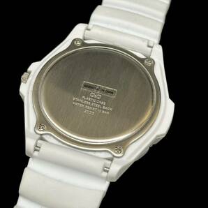 稼動品 美品 シチズン Q&Q 腕時計 アナログ 防水 ウレタンベルト VR78-002 メンズ ホワイトの画像3