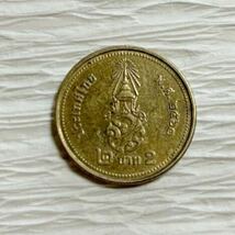 タイ 2バーツ 硬貨 ラーマ10世 銅アルミ 海外硬貨 海外コイン 流通品 即決_画像1