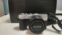 中古　ミラーレス デジタル一眼カメラ オリンパス OLYMPUS PEN E-P7 14-42mm EZレンズキット シルバー_画像3