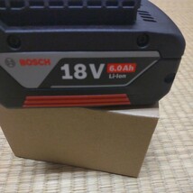 BOSCH ボッシュ純正 6Ahバッテリー 残量表示付 送料込み！_画像2