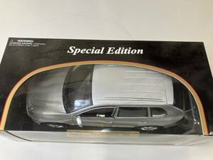 Maisto Special Edition Porsche Cayenne Turbo 1:18 ミニカー　コレクション　箱入