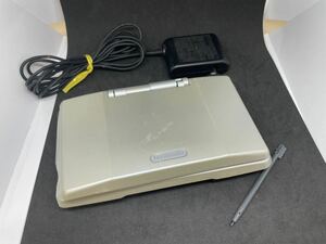 Nintendo DS 初代 任天堂 NTR-001 プラチナシルバー 中古 初期型 ニンテンドーDS タッチペン/充電器付き 動作品 ジャンク扱い