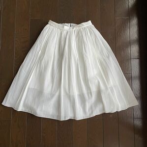 美品　マカフィー(トゥモローランド)チュールスカート白(36)S〜M