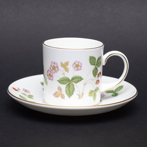 Wedgewood Wild Crawberry Coffee Cup &amp; Buster (Can)