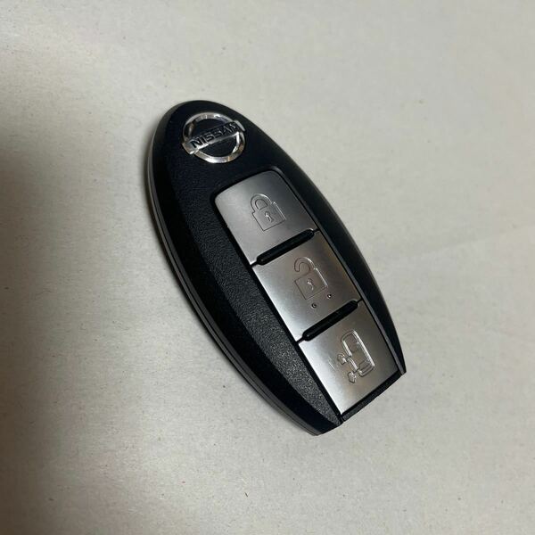 日産　純正　キーレス スマートキー 3ボタン 片側スライド　セレナ 等　返品可　動作品　清掃済み　管理番号O7699