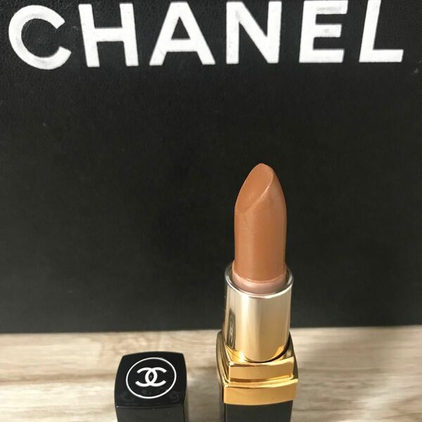 未使用　シャネル　CHANEL N.Y. ROUGE A LEVRES HYDRABASE BEIGE DE CHANEL 84