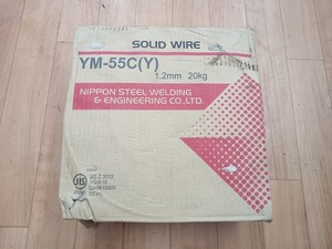 【箱潰れ】未開封 未使用品 日鉄溶接工業 ソリッドワイヤ 1.2mm 20kg YM-55C(Y) 【4】