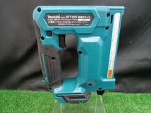 中古品 makita マキタ 10.8V 2.0Ah 1.5Ah 充電式 タッカ ST113DSH バッテリー2個 充電器付_画像3