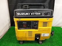 中古品 スズキ SUZUKI 0.6kVA 発電機 SV700H_画像1