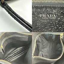 A) PRADA プラダ オールレザー ブラック系 肩掛け メッセンジャー/ショルダー バッグ 色あせ・使用感あり 中古 USED 現状渡し_画像7