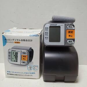 OMRON オムロン 手首式 自動血圧計 HEM-6022 中古現状　動作確認済