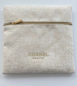 CHANEL　2023年Holiday限定ノベルティポーチ　約　縦19.5×横19.5㎝　/　シャネル　ポーチ　フラットポーチ　小物入れ　ホリデー