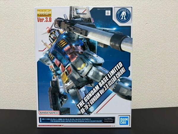 MG 1/100 ガンダムベース限定 RX-78-2 ガンダム Ver.3.0 [クリアカラー]