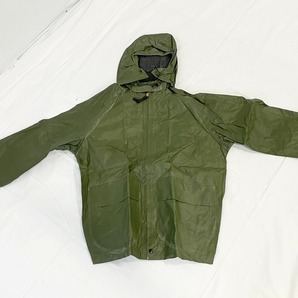 【米軍放出品】☆未使用品 レインウエア上下セット Mサイズ レインパーカー レインパンツ カッパ 雨具 キャンプ アウトドア (80)☆CC20Eの画像2