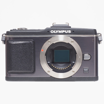 ★ 撮影可能・ジャンク品 ★ OLYMPUS オリンパス PEN E-P2 ブラック 本体のみ (付属品・バッテリー無し)_画像2