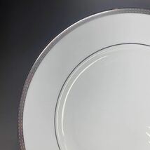 ★ウェッジウッド WEDGWOOD MADRID エンボス 27cm 大皿 ラージプレート ペア 2枚 英国 イギリス_画像1