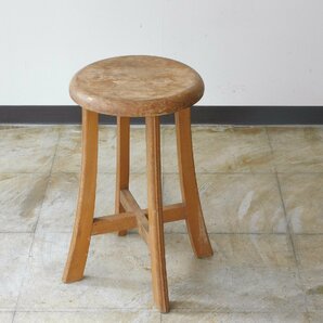 ふるい木味の丸椅子・スツール HK-a-03463 / ブナ材 古道具 木製 無垢材 シャビー イス チェアの画像1