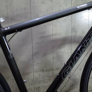 人気良品！GIANT ESCAPE R3 700C アルミ 24速 465mm GREY クロスバイクの画像4