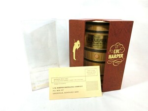 1000円スタート バーボンウイスキー I.W.HARPER AGED 130MONTHS 樽型 重さ約1340g 箱/冊子付 I.W.ハーパー 未開栓 WHO お酒C808