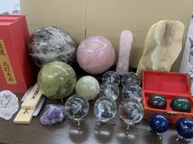 112235【1円スタート】天然石等　19点　まとめ売り/ローズクォーツ　水晶　人工水晶　火打石　パワーストーン　中国/総重量約18kg_画像1