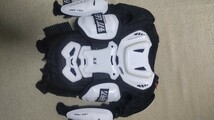 Leatt 5.5 BODY PROTECTOR ホワイト S/M　モトクロス　エンデューロ_画像3