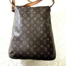 LOUIS VUITTON ルイヴィトン モノグラム ミュゼットサルサ ショルダーバッグ ブラウン レディース メンズ 通勤 通学 斜め掛け 総柄　_画像2