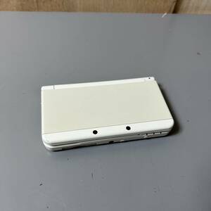 ☆動作品 Nintendo 任天堂 ニンテンドー new NINTENDO 3DS ゲーム機 ホワイト ペン付(中古品/現状品/保管品)☆