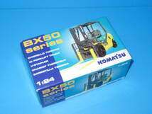 匿名送料無料 ★コマツ KOMATSU フォークリフト ☆BX50 series ミニチュア ☆★非売品 1/24 美品 箱付属 即決！フォーク上下可動します。_画像8