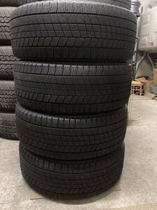 スタッドレスタイヤ のみ ブリヂストン VRX3 225/50R18 2021年製 4本セット エアー漏れ無し 札幌 手渡し可能 7-8分山 冬 日本製 国産