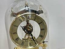 【I-1-R15】　　レトロ MASTER QUARTZ 回転振り子時計 置時計 ガラスドーム 未使用_画像4
