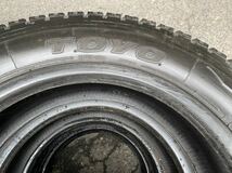 ツ4156　送料無料☆希少サイズ☆深溝スタッドレス　TOYO DELVEX M934　205/60R17.5 111/109L LT　4本価格　2020年製_画像4