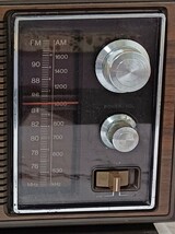 NN0808　１３７　中古　現状品　昭和レトロ　SONY　ソニー　１９８０年型　トランジスタラジオ　FIDELITY　SOUND　AM/FM　ICF-9630　木目調_画像5