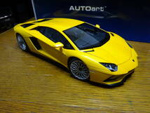 オートアート Aa 1/18 ランボルギーニ　アヴェンタドールS　Lanborghni AVENTADOR S　 黄色　新品 展示品_画像2