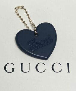 良品　グッチ　GUCCIロゴ　ハート　ネイビー　チャーム　キーホルダー