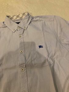 Burberry BLACK label ブルー　半袖シャツ　襟と袖にBurberryチェック ボタンダウンシャツ ワンポイント有