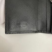 A252/【中古品】PRADA プラダ 6連 キーケース ブラック レザー 黒 サフィアーノ 型押し レザー 鍵入れ M222 トライアングルロゴ 三角 ロゴ_画像3