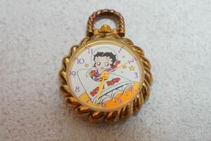 F215 BETTY BOOP/ベティ・ブープ ゴールドカラー 懐中時計 ペンダント 時計 クォーツ アクセサリー ベティーちゃん 不動品