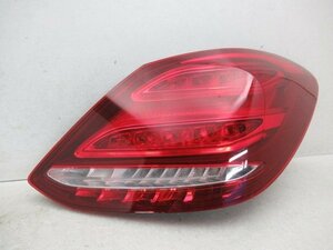 【良品】 MercedesBenz ベンツ Cクラス W205 前期 純正 右 テールランプ テールライト A2059061457 (n092913)