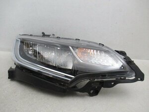 ホンダ フィット ハイブリッド GP5 後期 純正 右 ヘッドライト LED ステー付き STANLEY W3674 (n093035)