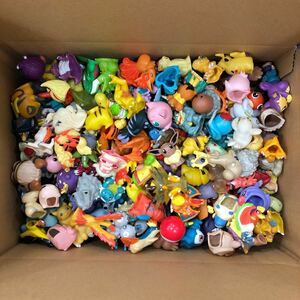 【中古品】3-82 指人形 ポケモン デジモン 大量 おまとめ ポケットモンスター ピカチュウ フィギュア ホビー 80サイズ 箱 いっぱい 当時物