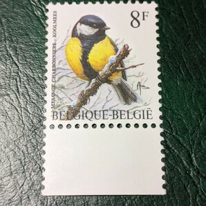 小鳥を描くベルギーの普通切手旧8フラン 1種 未使用ヒンジなし耳紙つきの画像1
