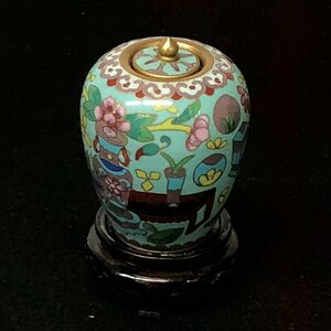 m001 H(60) 中国美術 七宝焼 金属製 蓋付き壺 木製台付 花柄 小壷 置物 飾り物 古玩