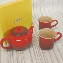 f002l C1 未使用 ル・クルーゼ LE CREUSET ティーポットセット マグカップ2客 赤 レッド 茶器 元箱 保管品_画像1