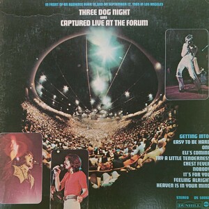 LP(輸入盤)/THREE DOG NIGHT〈CAPTURED LIVE AT THE FORUM〉☆5点以上まとめて（送料0円）無料☆