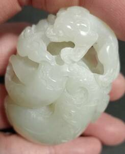 中国 白玉 和田玉 把件 獅子 龍 王朝 宮中 中国骨董品 古玩 石彫り 彫刻